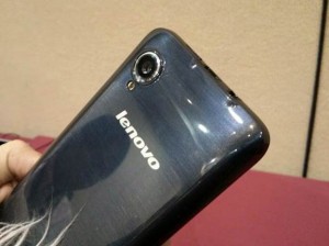 Lenovo P770 zadní část
